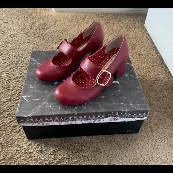 Burgundy Vintage Shoes - Picture 2 of 5
